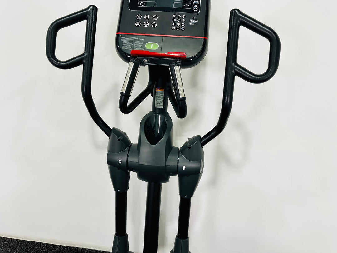Star Trac 8RDE Rear Drive Elliptical Cross Trainer with LED Console