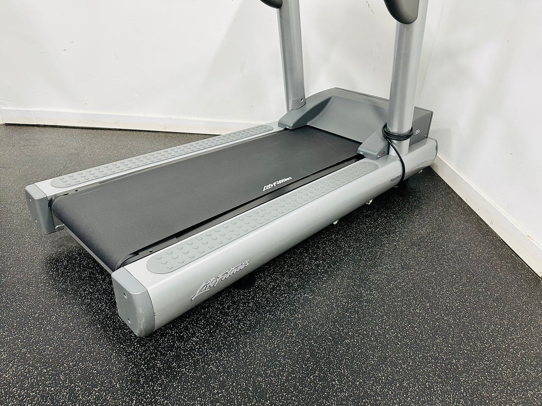 Life Fitness 95Ti Treadmill