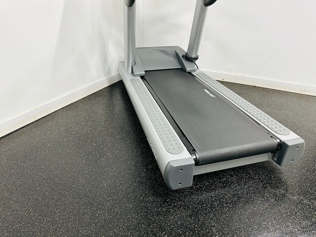 Life Fitness 95Ti Treadmill