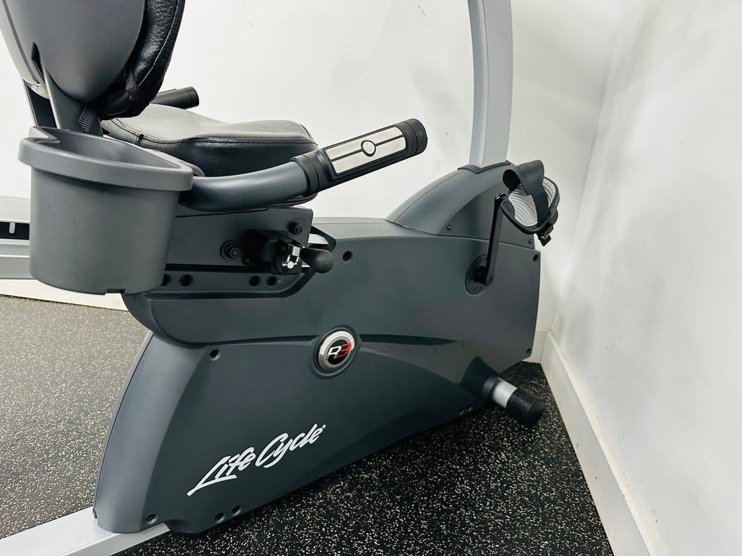 Life Fitness R3 Recumbent Bike with Go Console