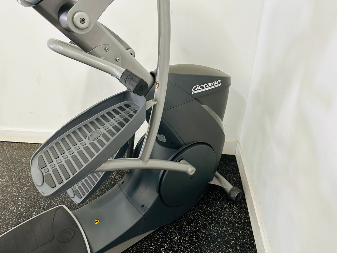 Octane Fitness XR6 X-Ride Recumbent Elliptical