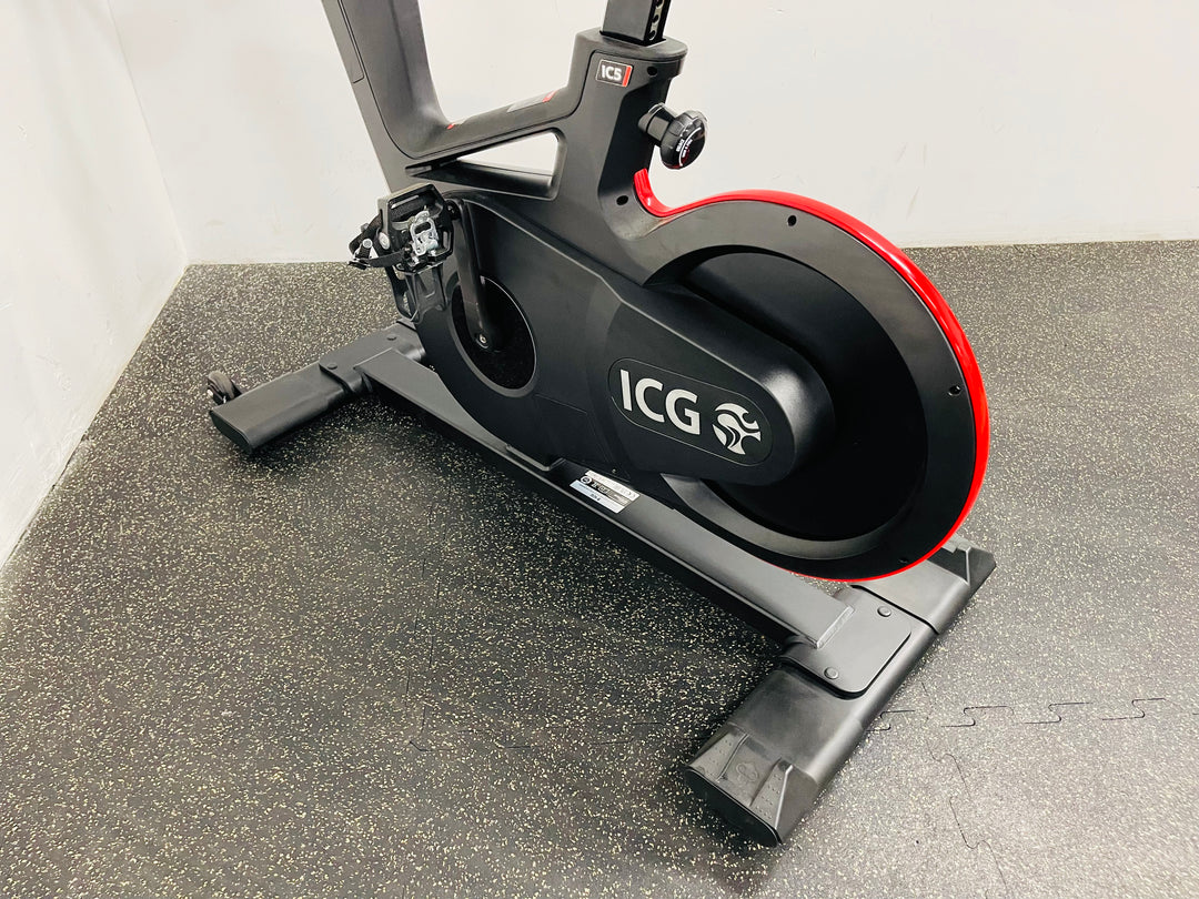 Life Fitness IC5 Spin Bike