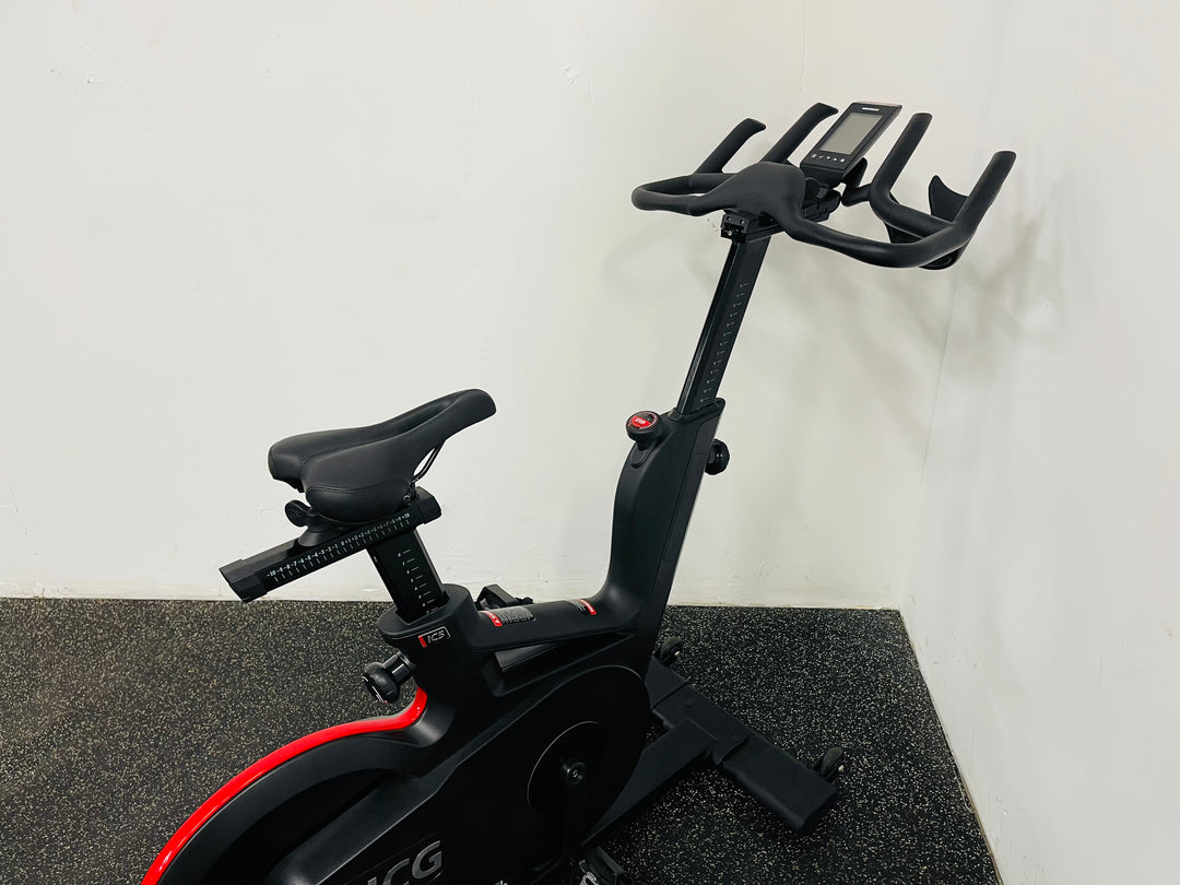 Life Fitness IC5 Spin Bike