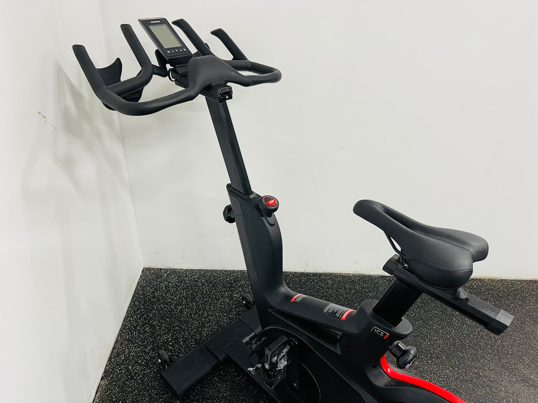 Life Fitness IC5 Spin Bike