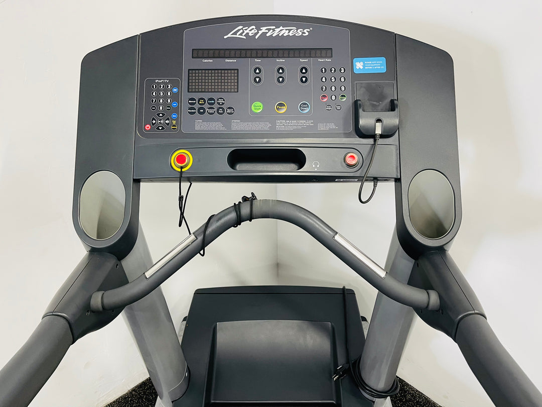 Life Fitness CLST Treadmill