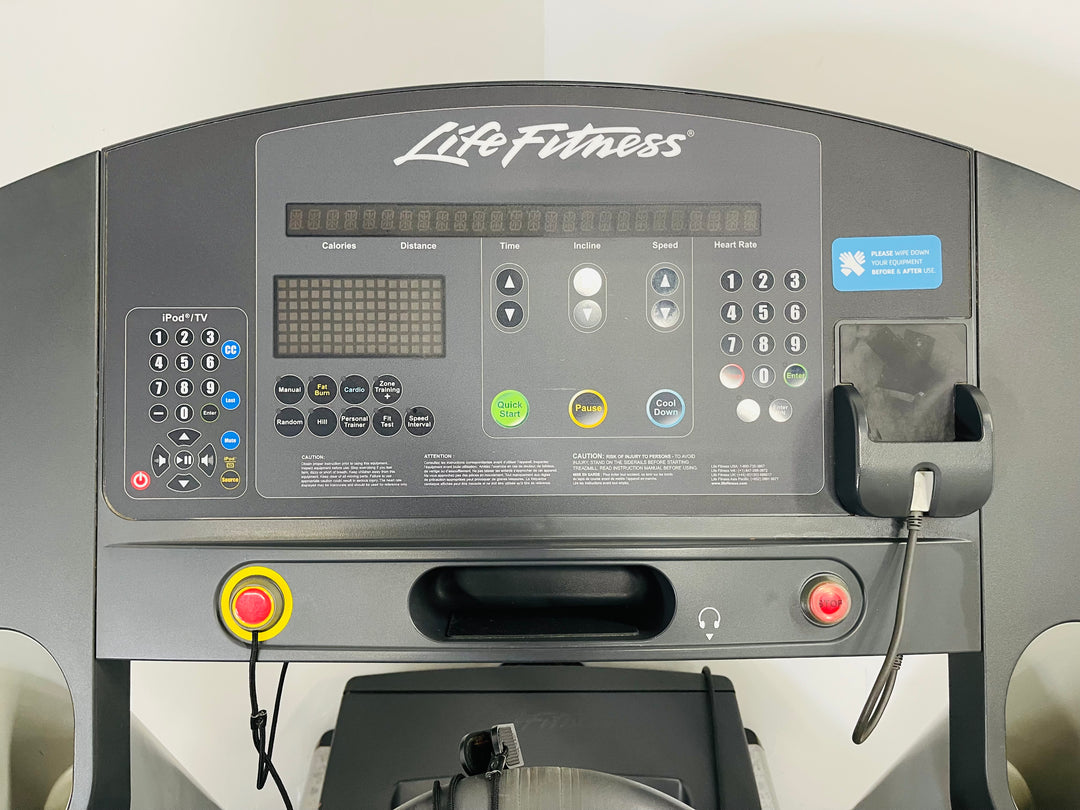 Life Fitness CLST Treadmill