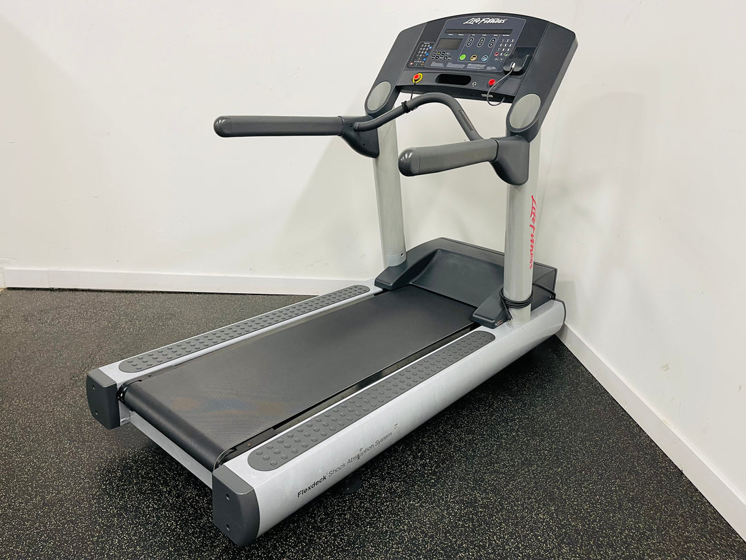 Life Fitness CLST Treadmill