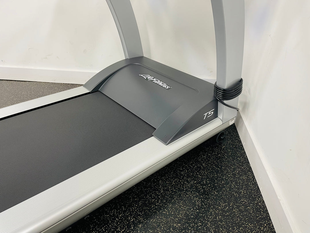 Life Fitness T5 Go Console Treadmill