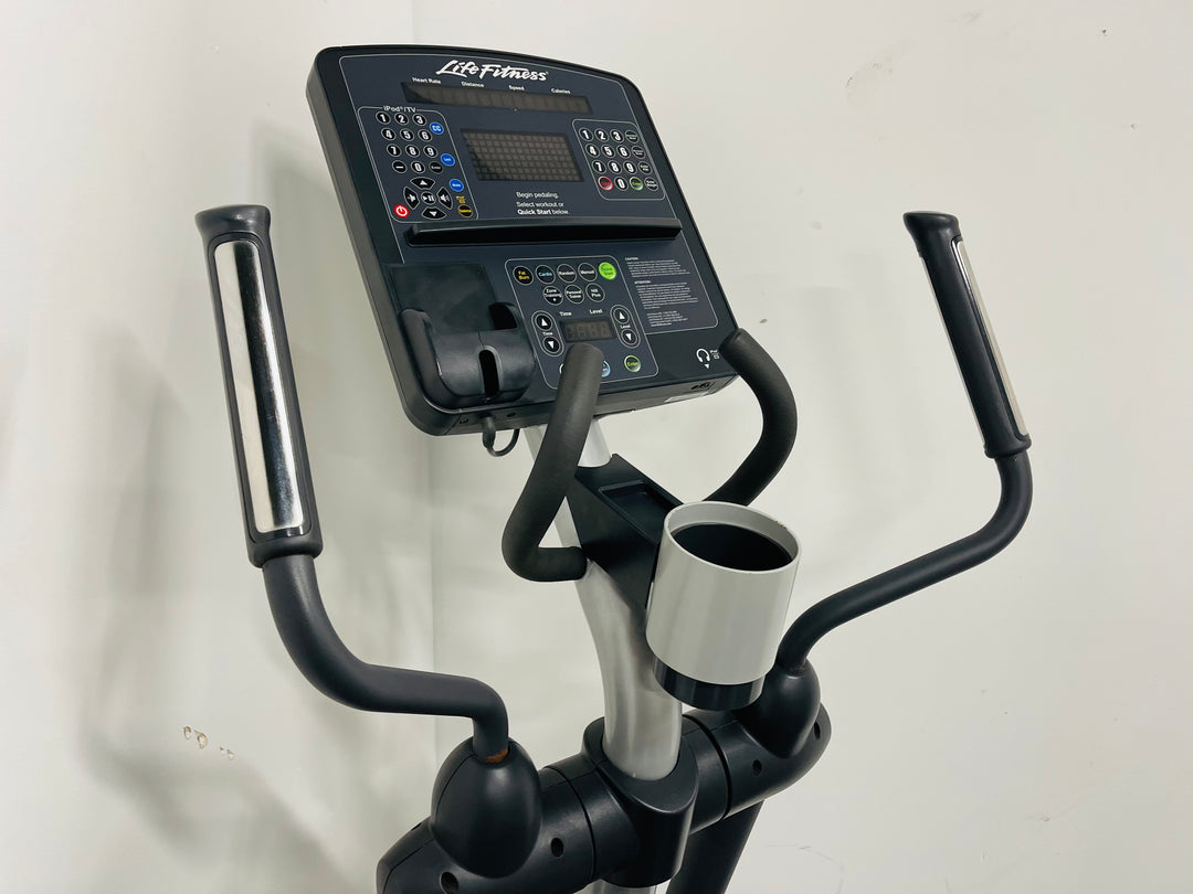 Life Fitness Integrity Series CLSX Elliptical