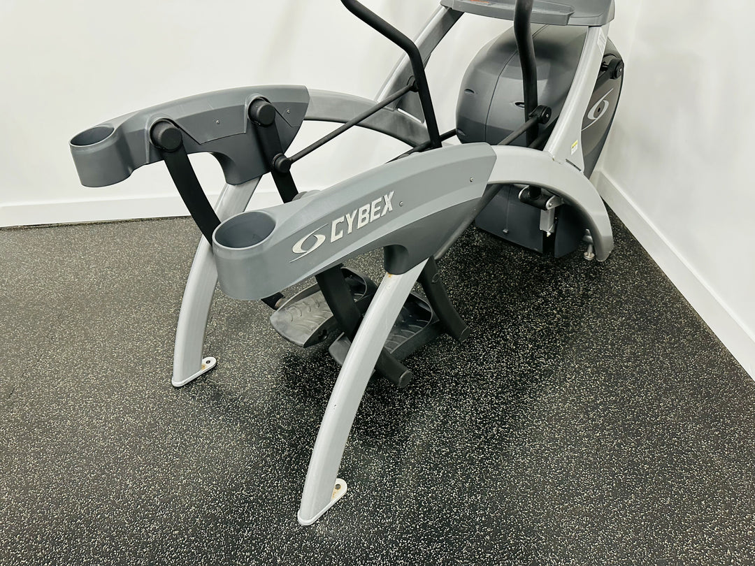 Cybex 750AT Arc Trainer