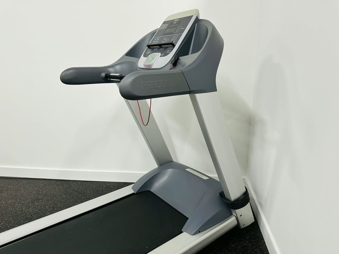 Precor 9.32i Treadmill