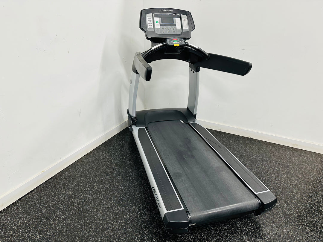 Life Fitness 95T Treadmill