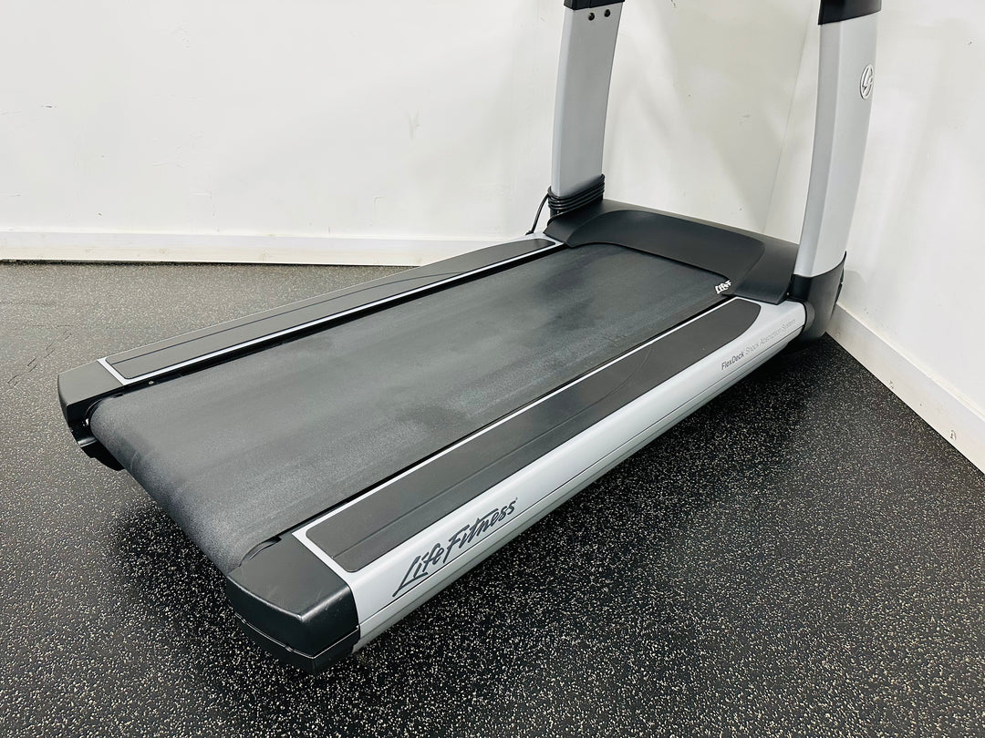 Life Fitness 95T Treadmill