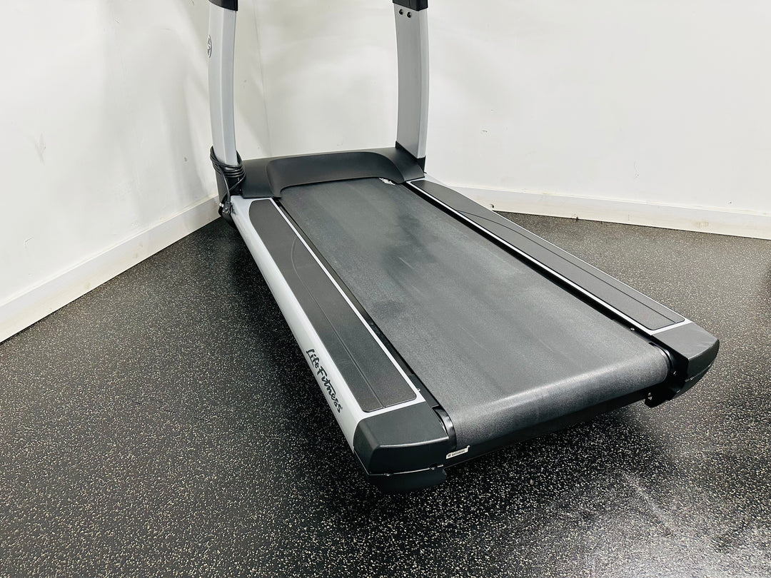 Life Fitness 95T Treadmill