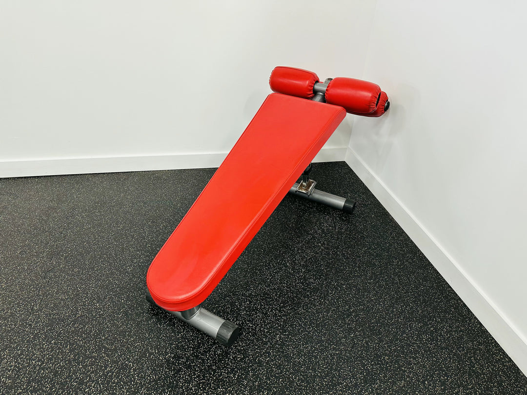 Matrix Adjustable Ab Bench – Commercial Ab Bench for Gym
