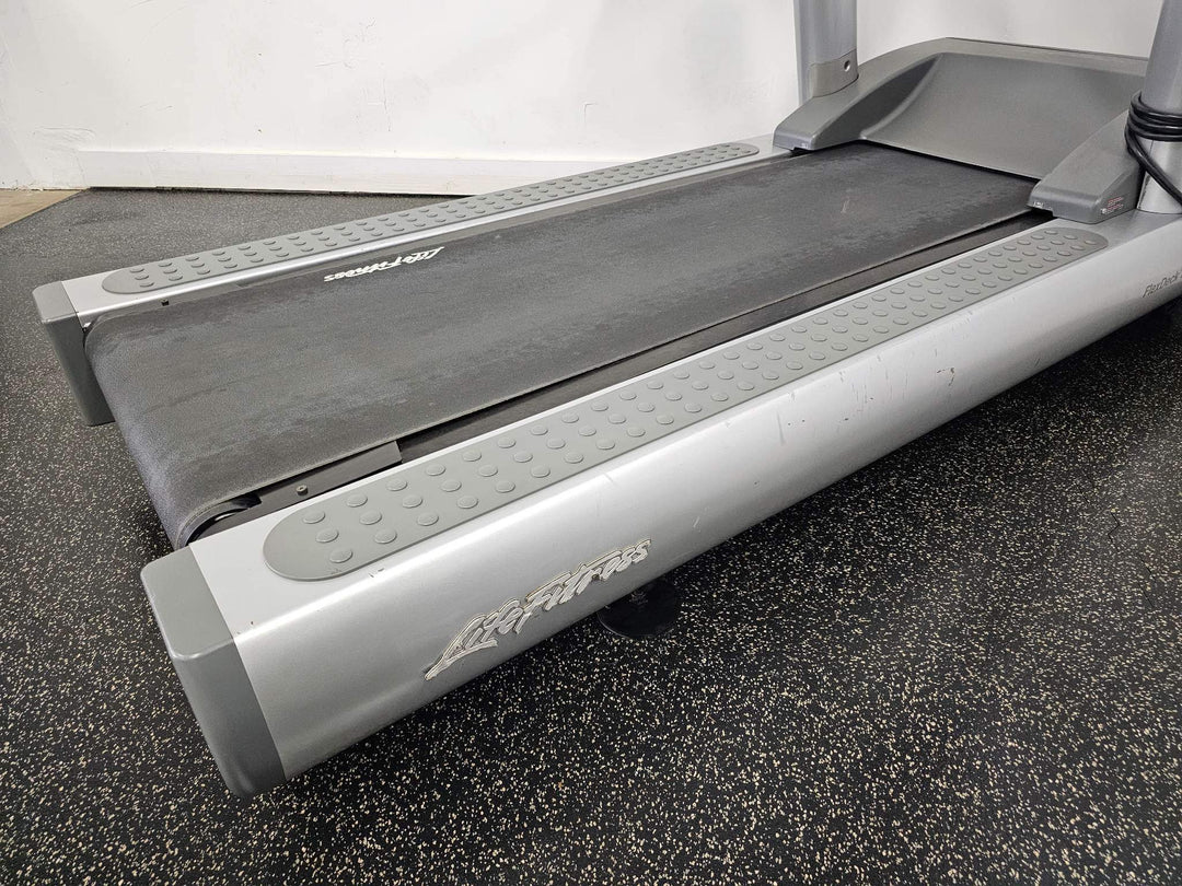 Life Fitness 95Ti Treadmill