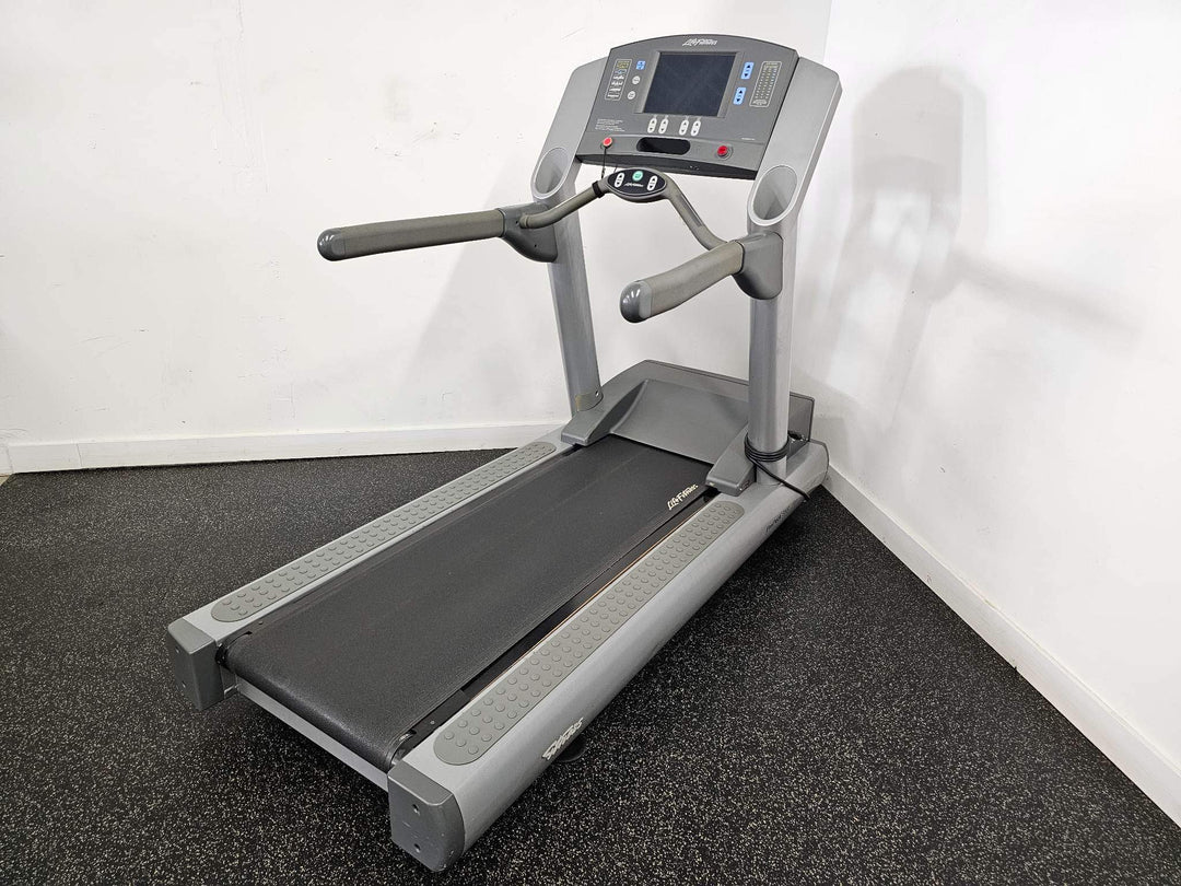 Life Fitness 95Te Treadmill