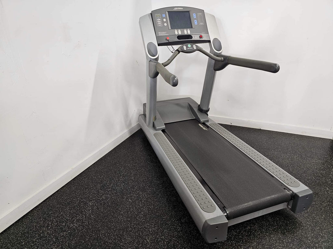 Life Fitness 95Te Treadmill