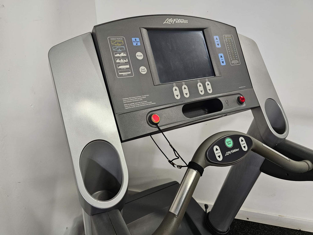 Life Fitness 95Te Treadmill