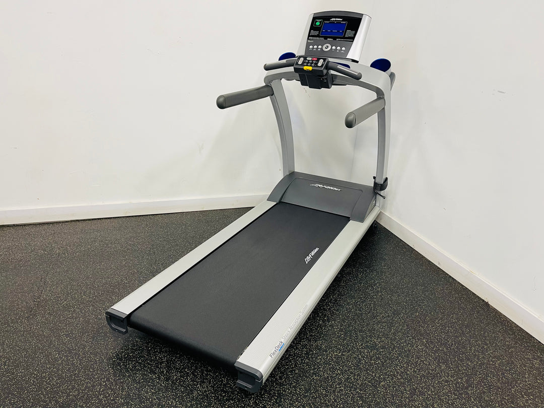 Life Fitness T5 Go Console Treadmill