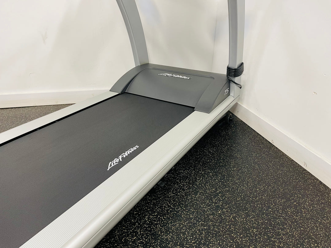 Life Fitness T5 Go Console Treadmill