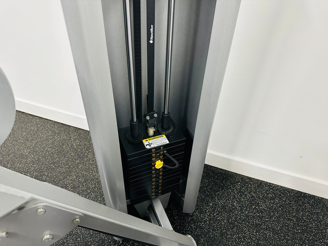 Nautilus Steel Bicep Curl Machine