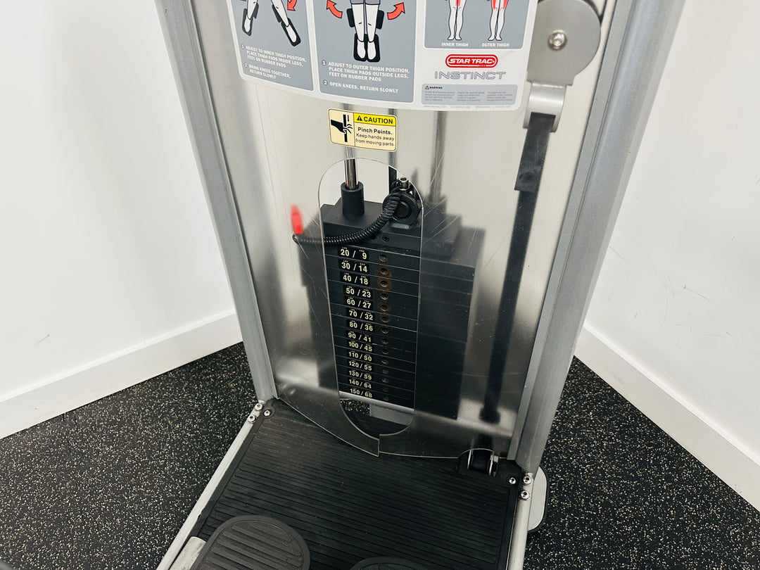 StarTrac Instinct Inner/Outer Thigh – Abductor – Adductor Machine