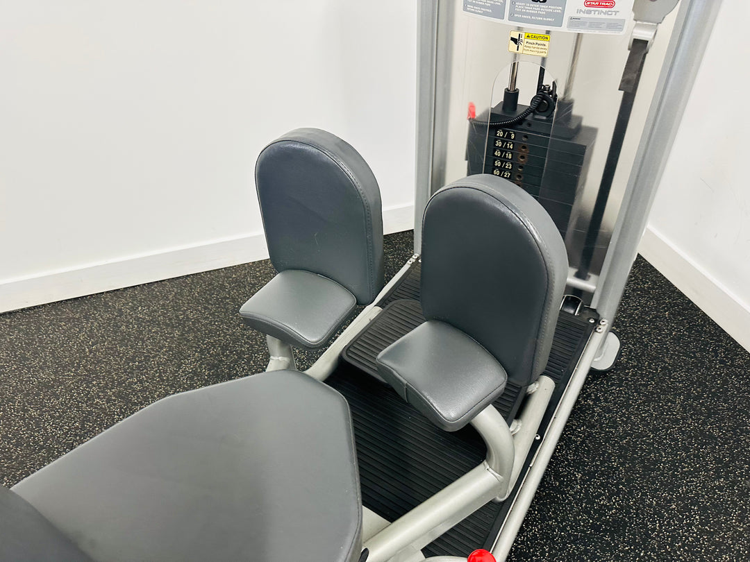StarTrac Instinct Inner/Outer Thigh – Abductor – Adductor Machine