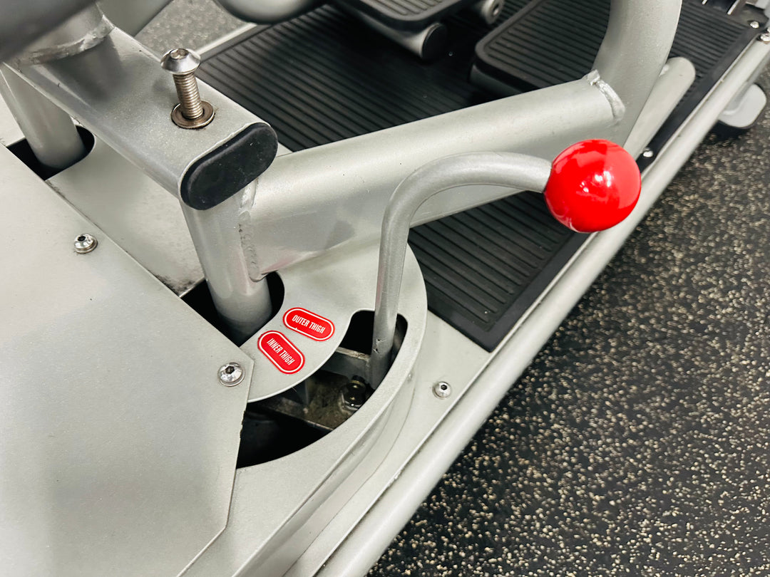 StarTrac Instinct Inner/Outer Thigh – Abductor – Adductor Machine