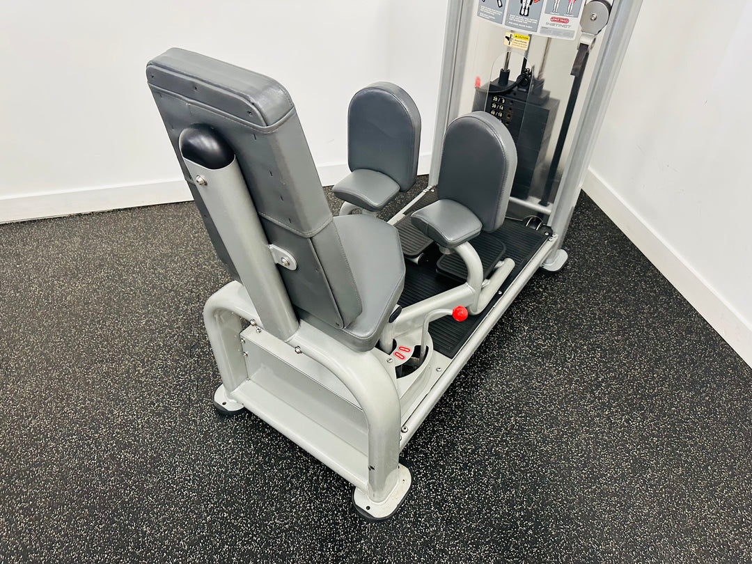 StarTrac Instinct Inner/Outer Thigh – Abductor – Adductor Machine