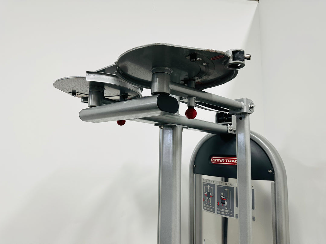 StarTrac Fly/Rear Deltoid Machine