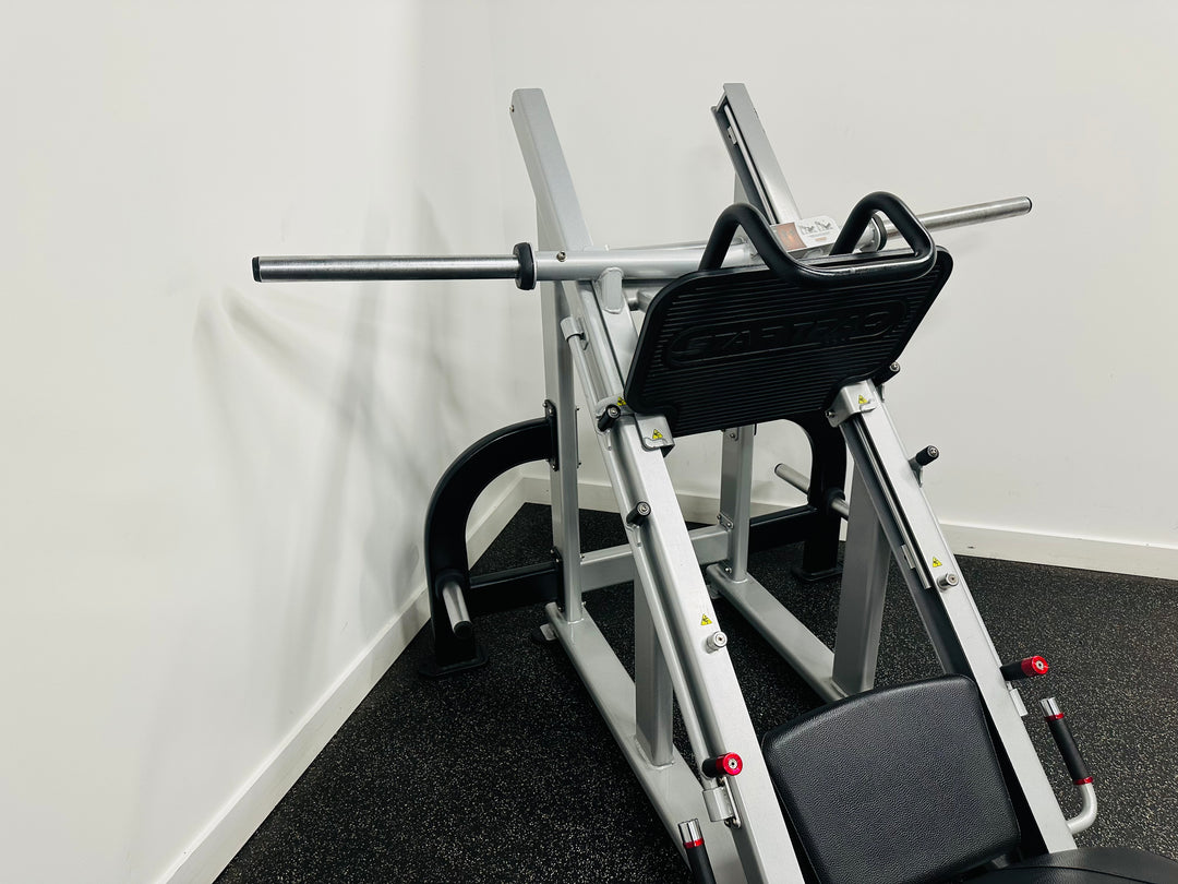 StarTrac Plate Loaded Leg Press Machine
