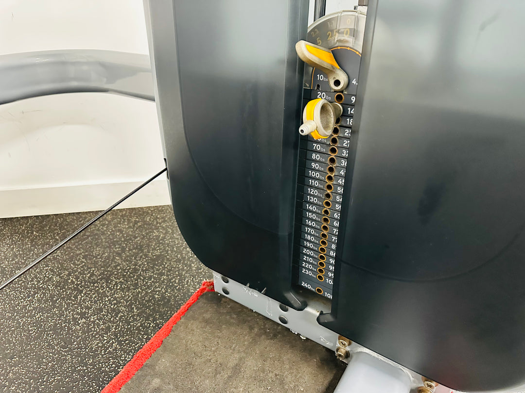 Matrix G7 Lat Pulldown Machine